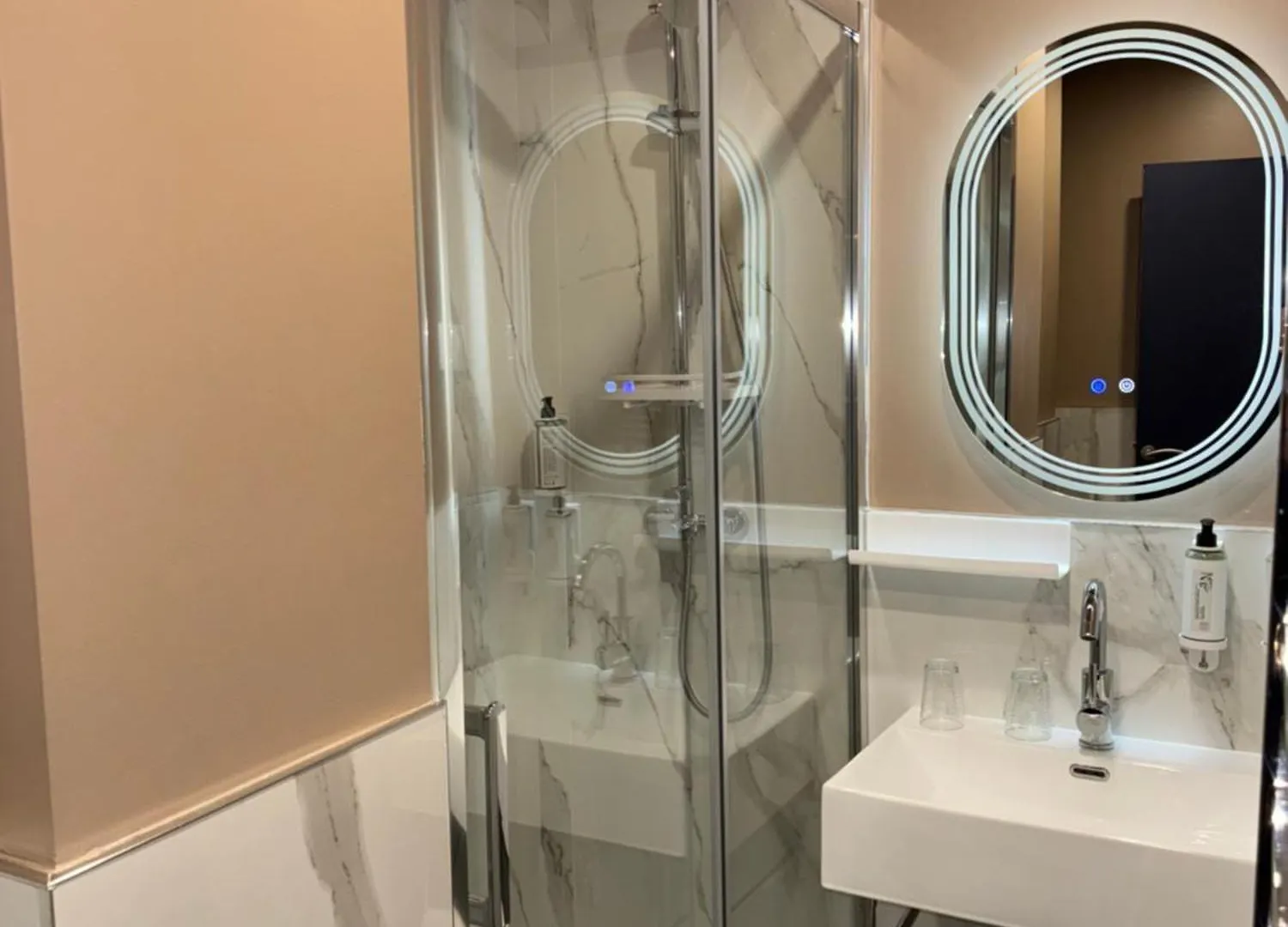 ***  La Caravelle Hotel Aix-en-Provence Франция
